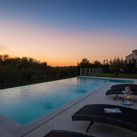ברטוניגלה Villa Divine By Ilc מראה חיצוני תמונה