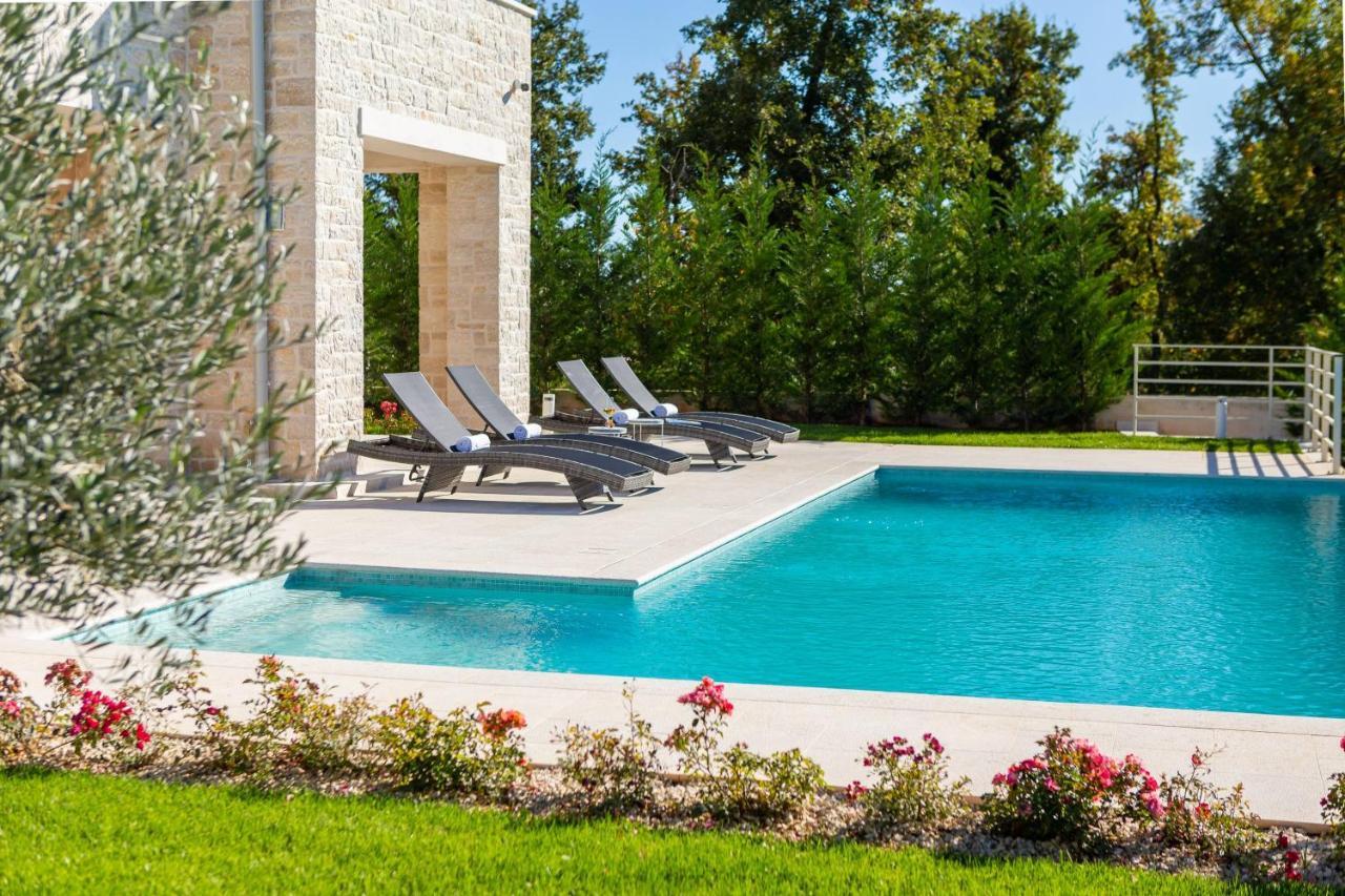ברטוניגלה Villa Divine By Ilc מראה חיצוני תמונה