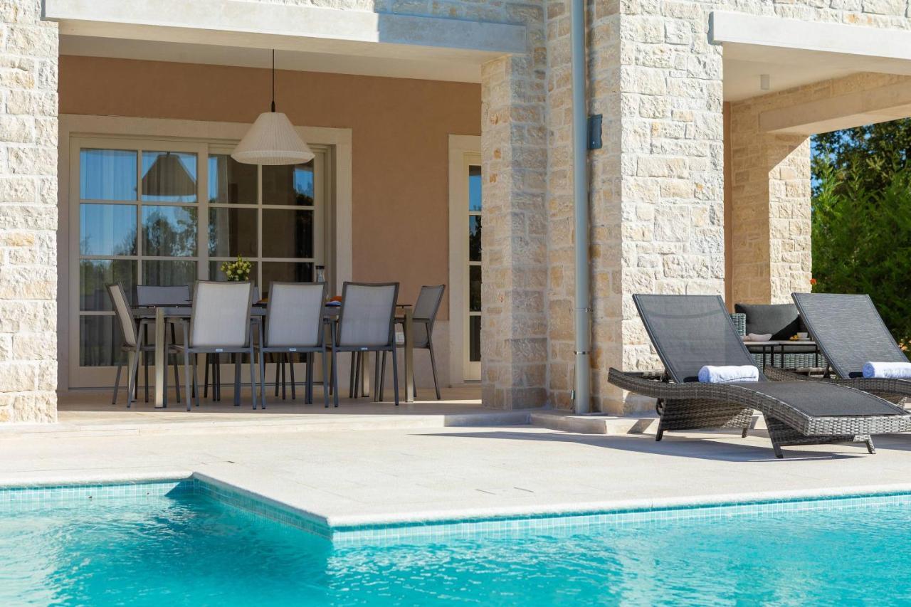 ברטוניגלה Villa Divine By Ilc מראה חיצוני תמונה