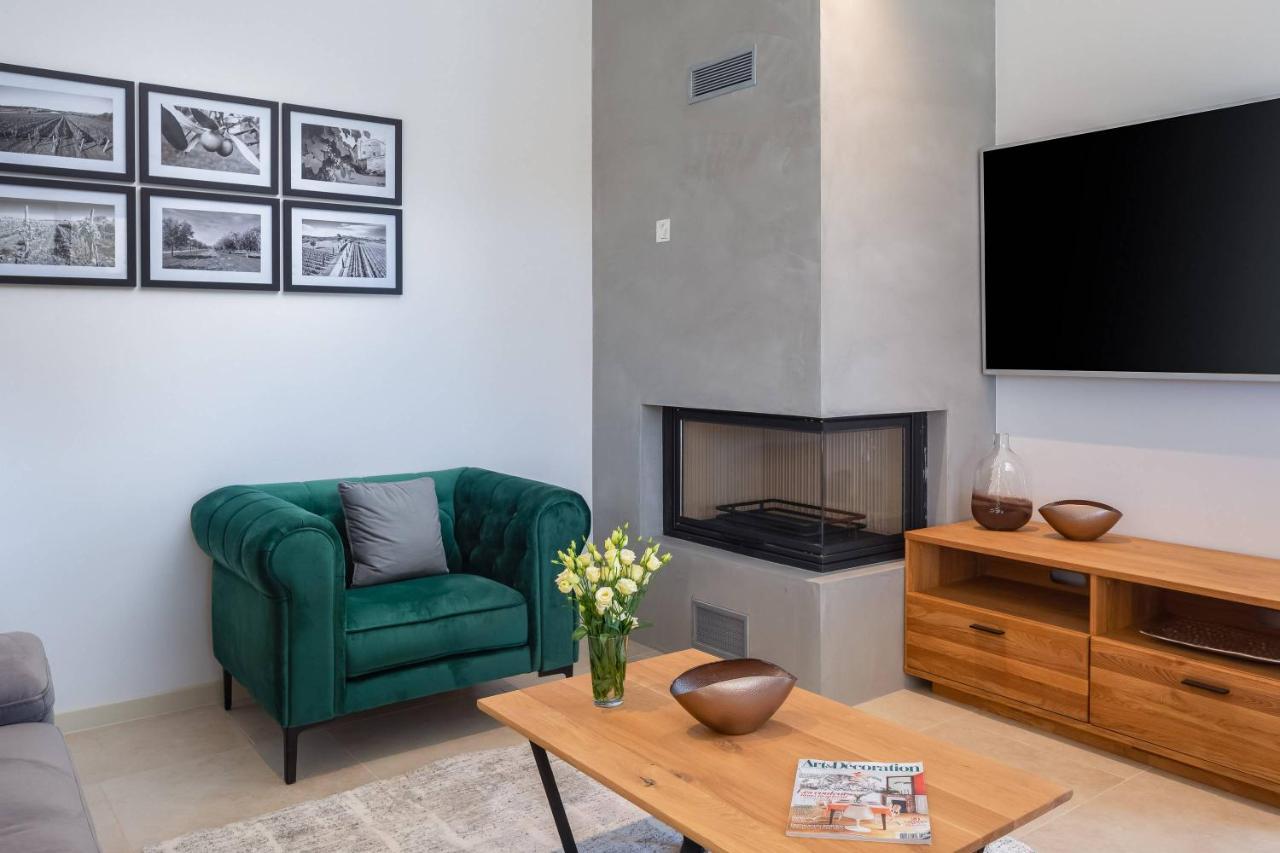 ברטוניגלה Villa Divine By Ilc מראה חיצוני תמונה