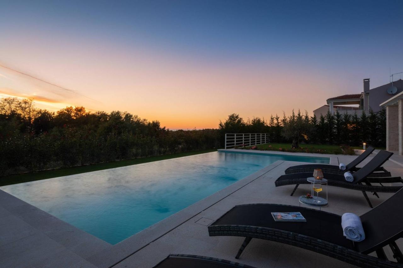 ברטוניגלה Villa Divine By Ilc מראה חיצוני תמונה