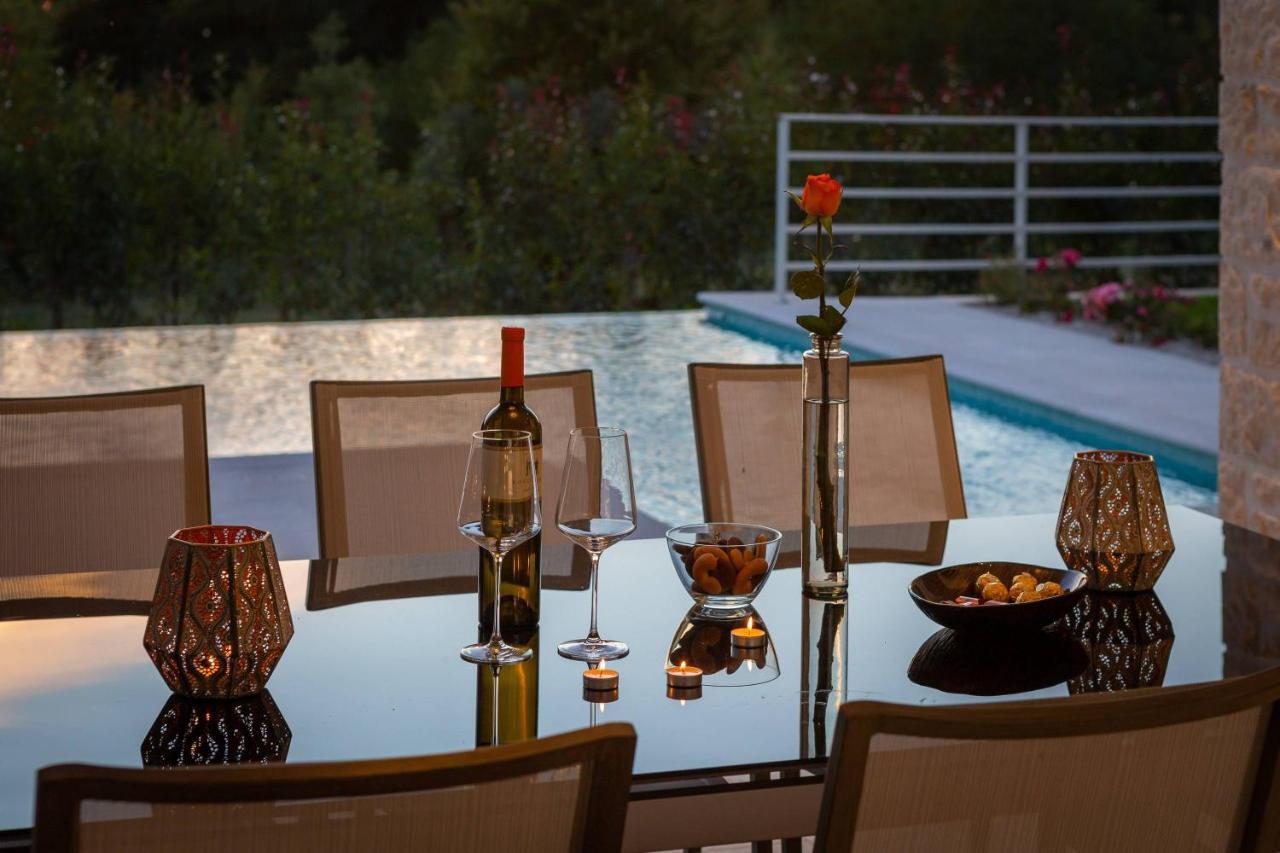 ברטוניגלה Villa Divine By Ilc מראה חיצוני תמונה