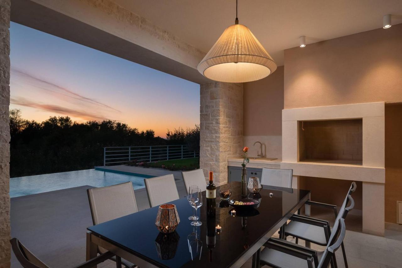 ברטוניגלה Villa Divine By Ilc מראה חיצוני תמונה